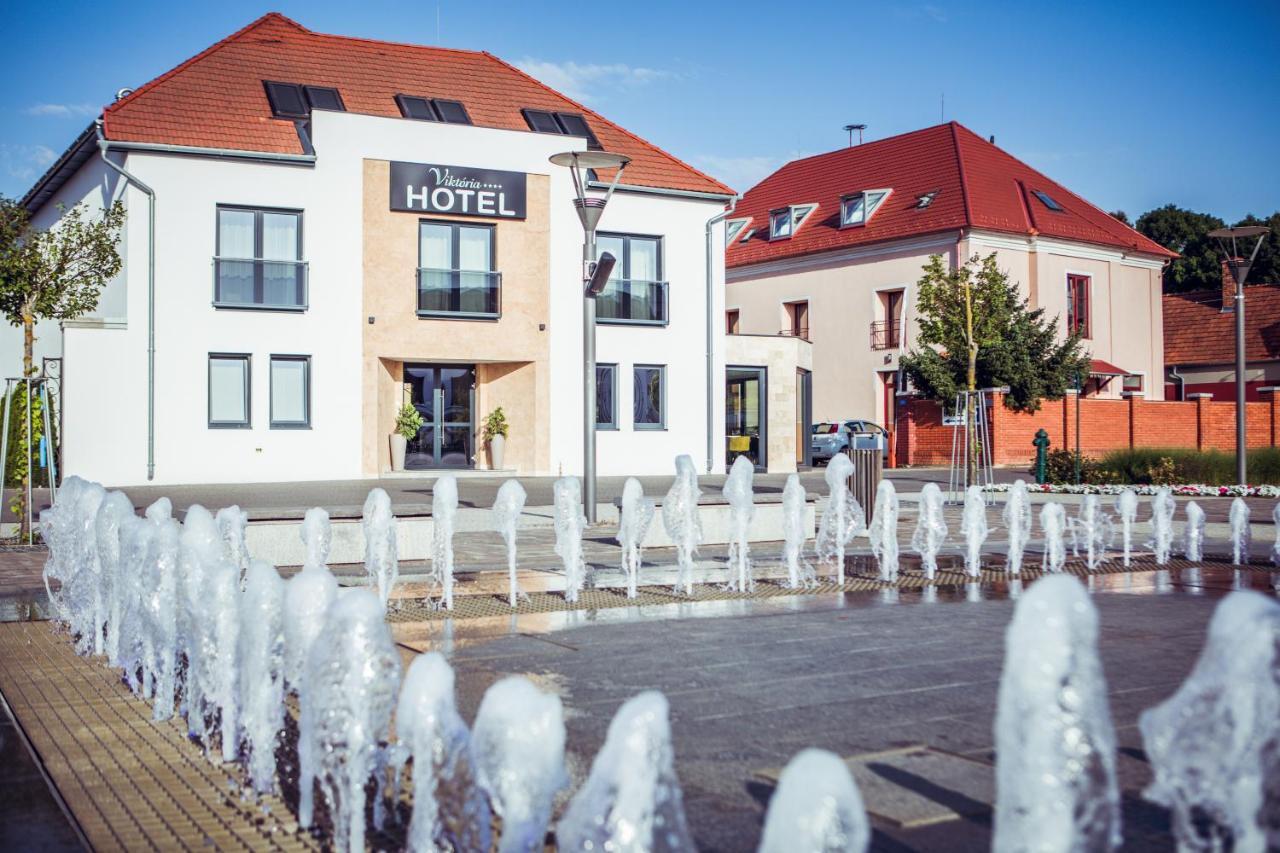 Viktória Hotel