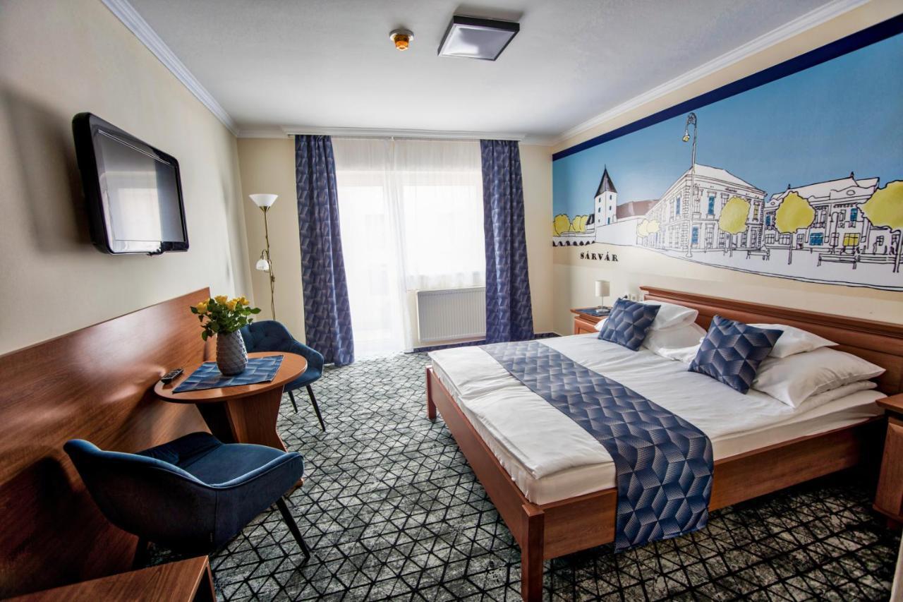 Viktória Hotel 3*
